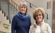 En la recepción del ayuntamiento, el equipo del servicio de asesoramiento a mayores - la Sra. Berck-Koch y la Sra. Taffet