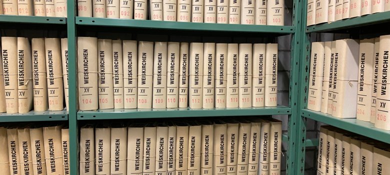 Arşiv kayıtları Raflarda 'WESKIRCHEN' etiketli numaralandırılmış klasörlere sahip arşivler