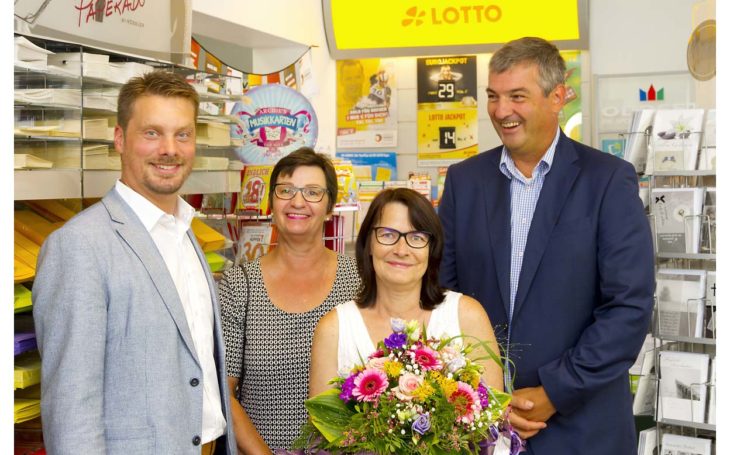 RMV-Fahrscheine gibt es jetzt bei „Schreibwaren Schrod“ am Ludwig-Erhard-Platz