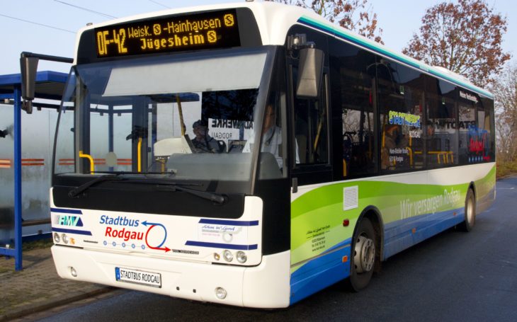 Bus-Linie-42-mit-nummernschild